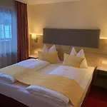 ホテル Hotel-pension Platzl 3*