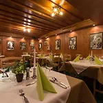 Hotel-pension Platzl ホテル 3*